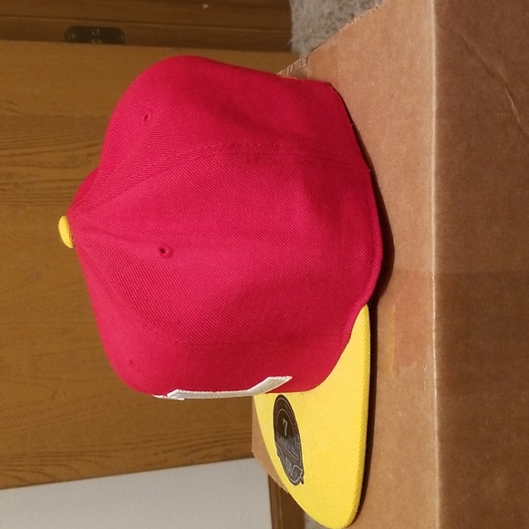 MITCHELL & NESS SIZE 7 FITTED HAT YELLOW RED RETRO THROWBACK ATLANTA HAWKS NBA - Picture 7 of 9